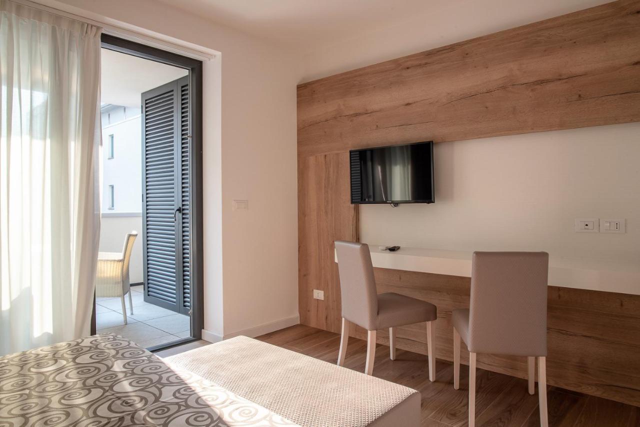 Aparthotel Miramare Grado Exterior foto